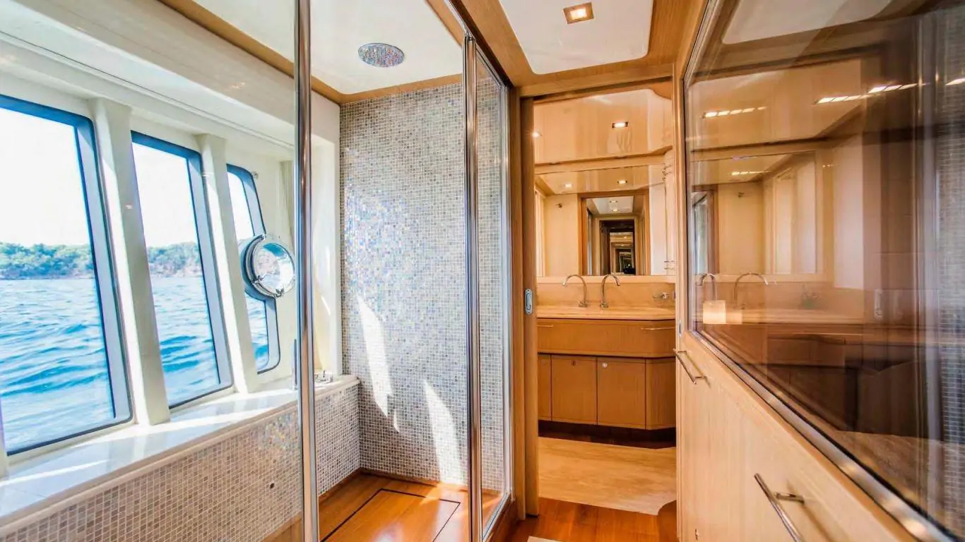 Yacht Julie M 83 | Yachts