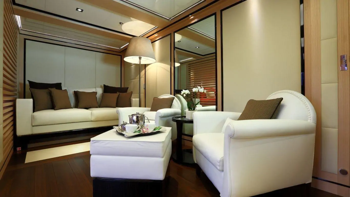 Yacht 2 Ladies 152 | Yachts