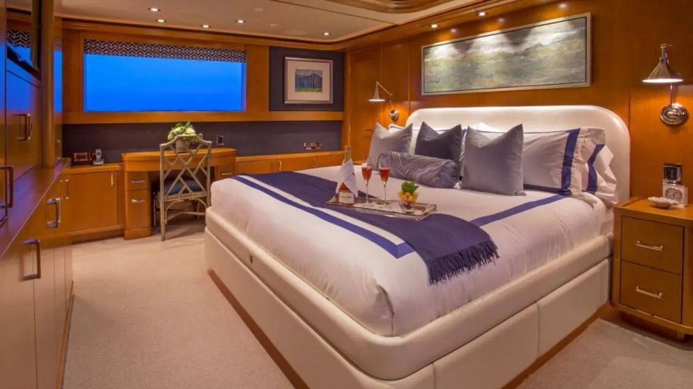 Yacht Far Niente 130 | Yachts