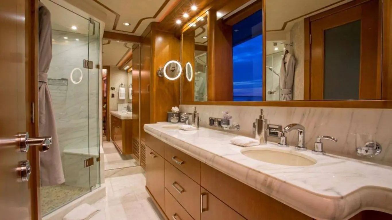 Yacht Far Niente 130 | Yachts