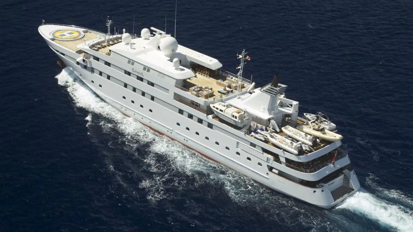Yacht Lauren L 295 | Yachts