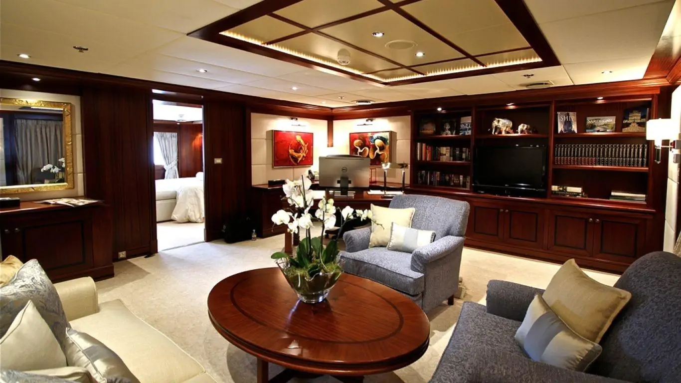 Yacht Lauren L 295 | Yachts