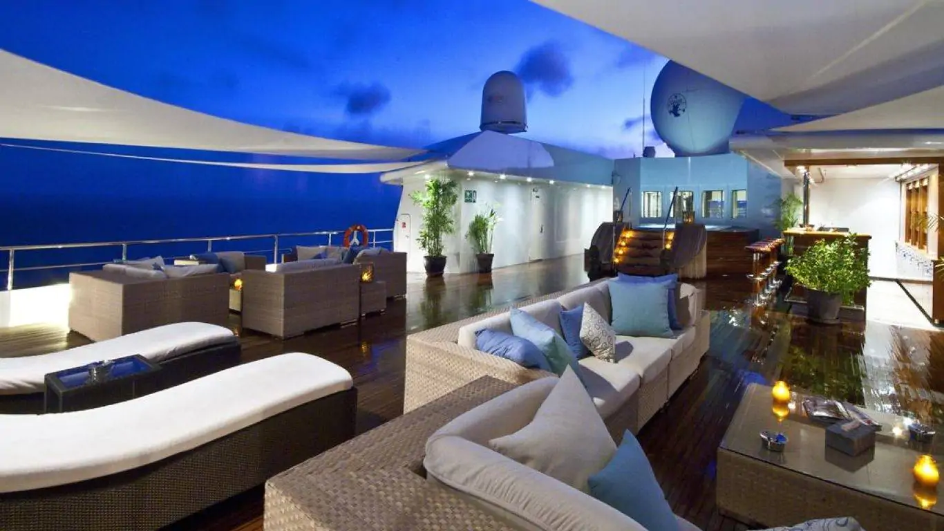 Yacht Lauren L 295 | Yachts