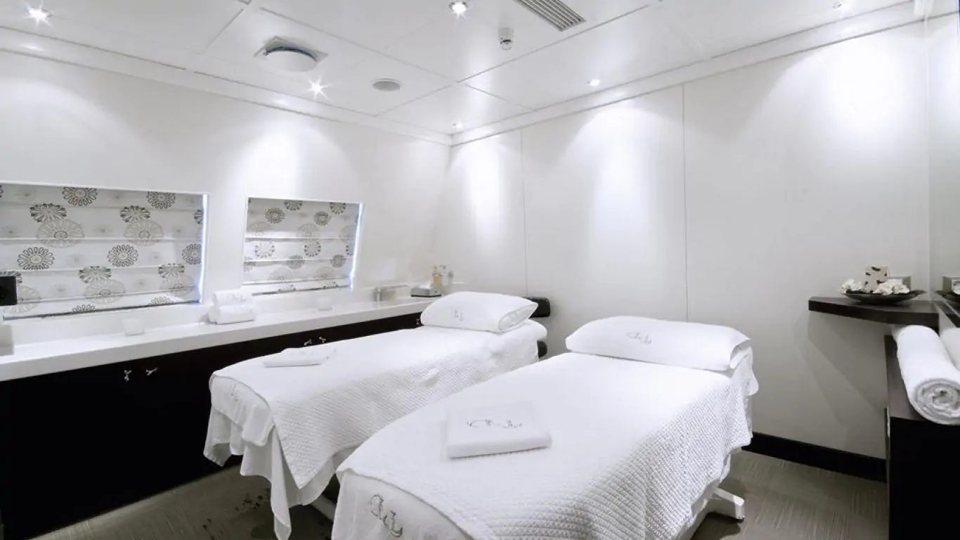 Yacht Lauren L 295 | Yachts