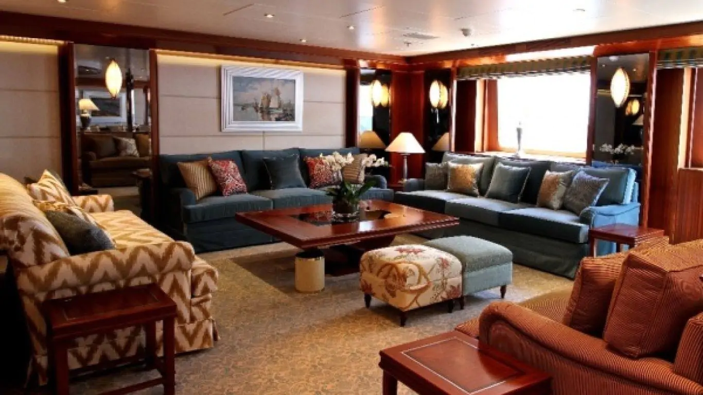 Yacht Lauren L 295 | Yachts