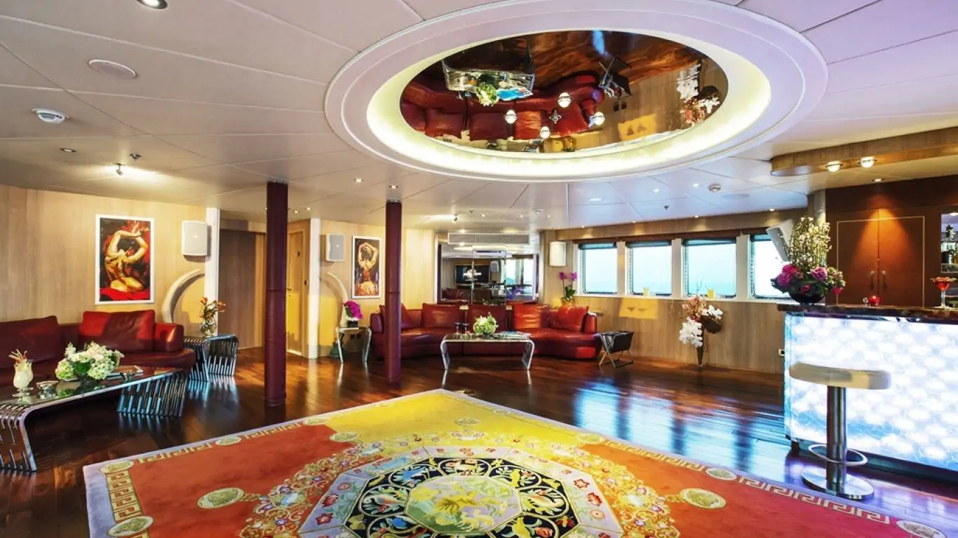 Yacht Moonlight II 300 | Yachts