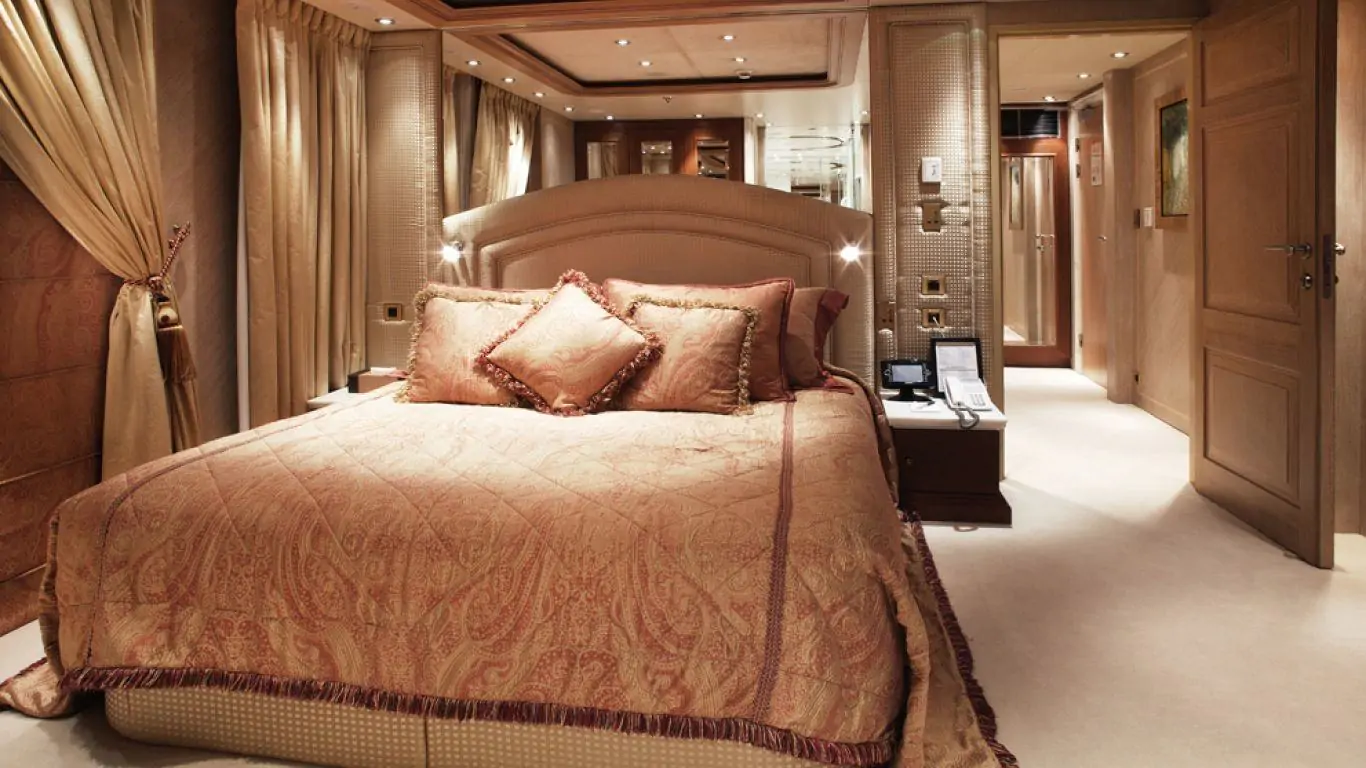 Yacht Moonlight II 300 | Yachts