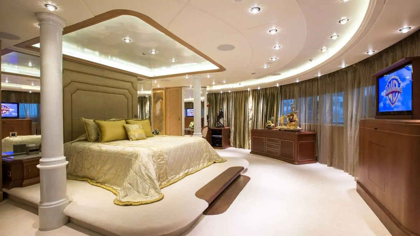 Yacht Moonlight II 300 | Yachts