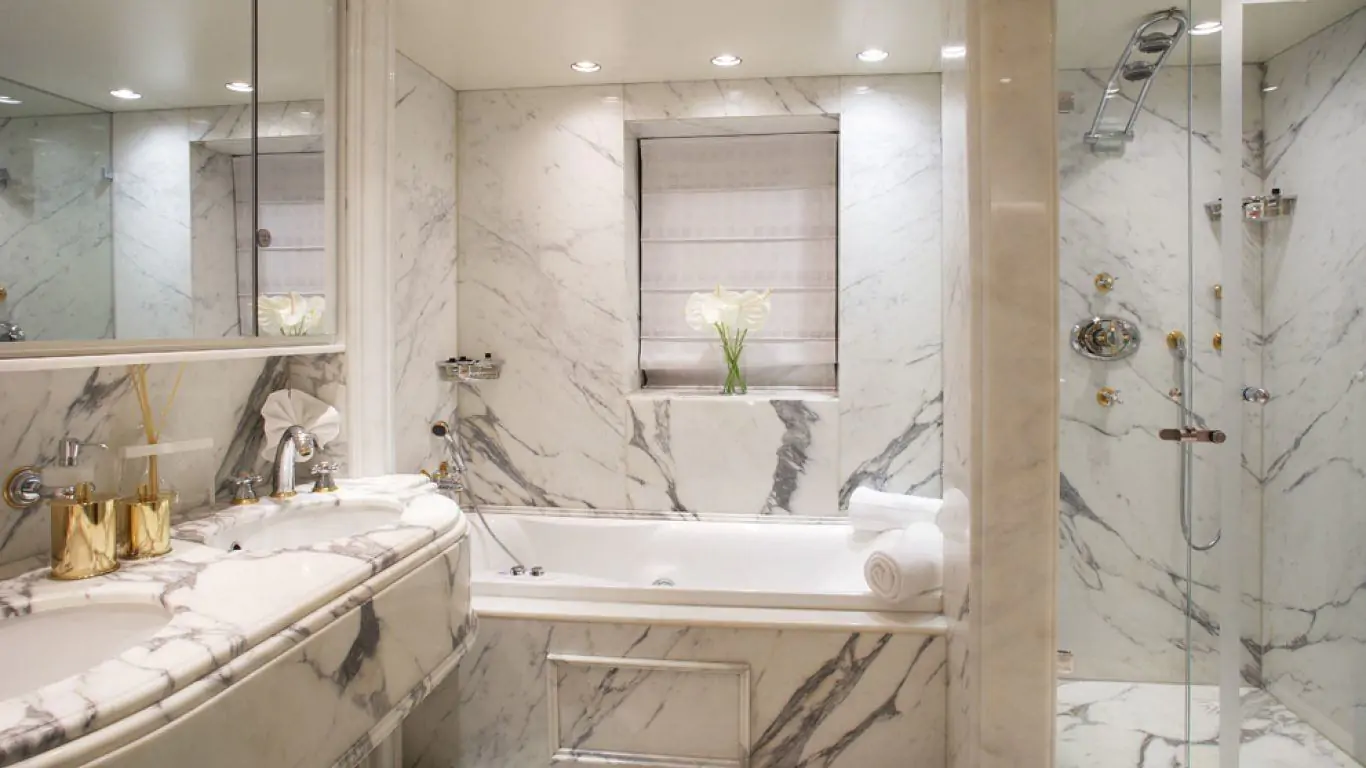 Yacht Moonlight II 300 | Yachts