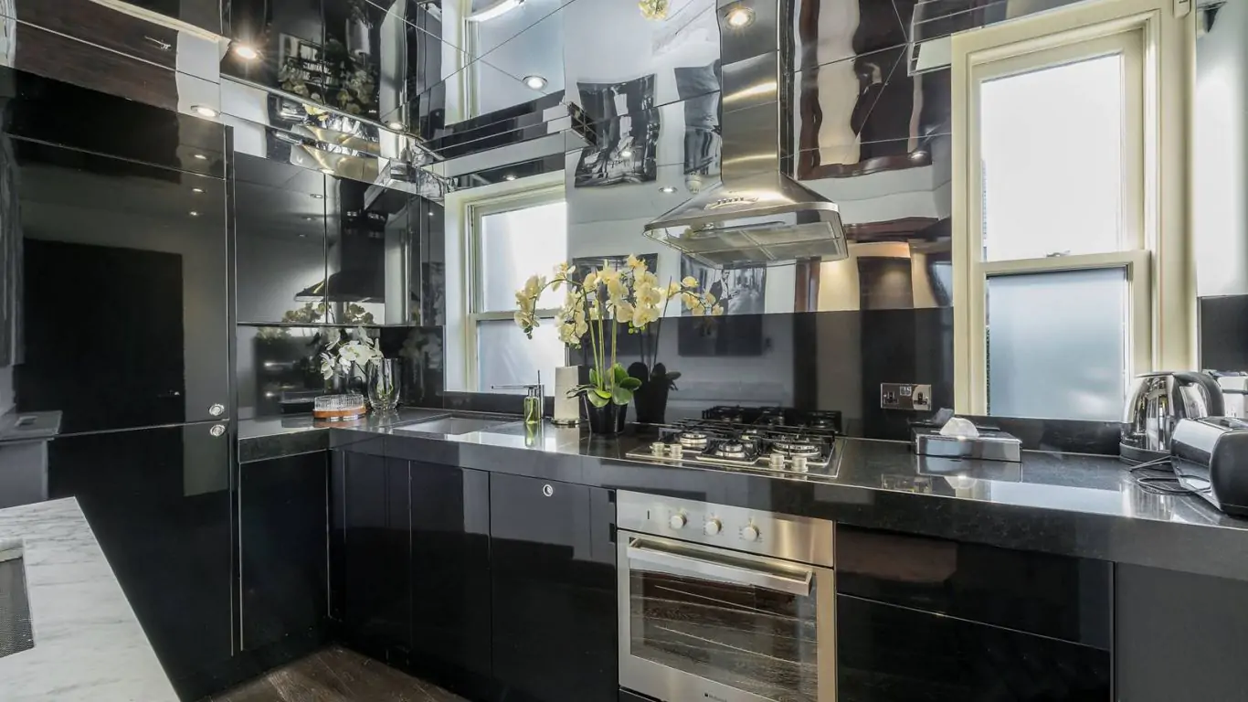 Penthouse Ramses | London