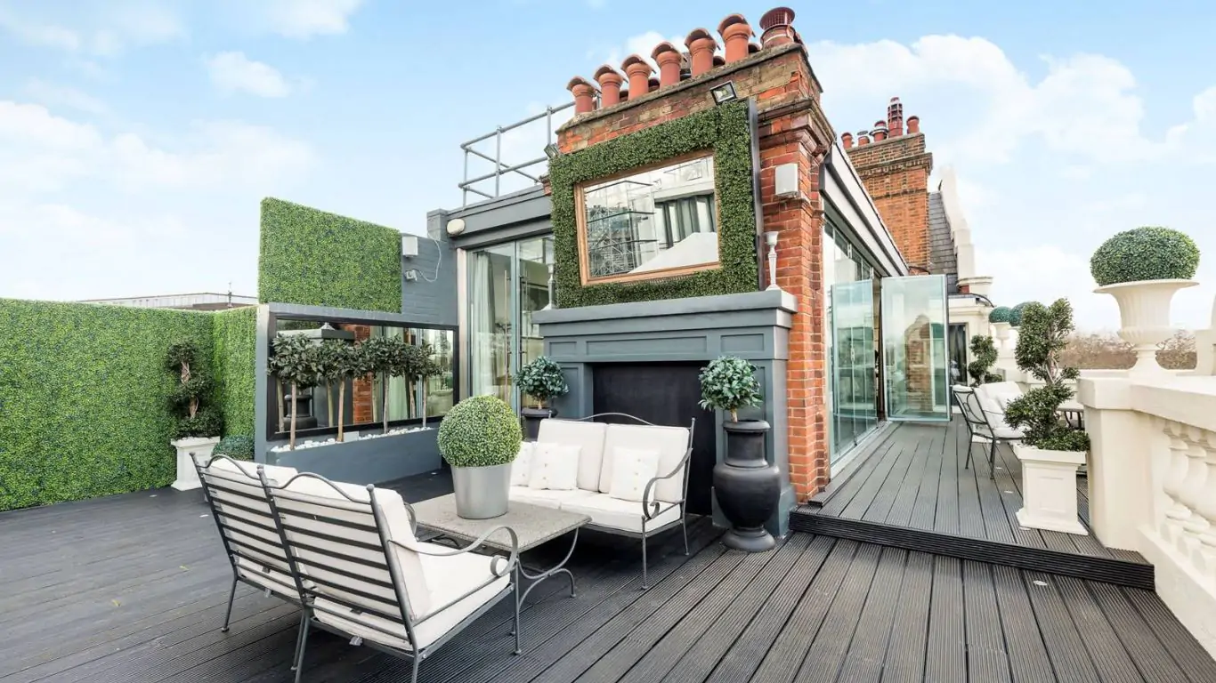 Penthouse Ramses | London