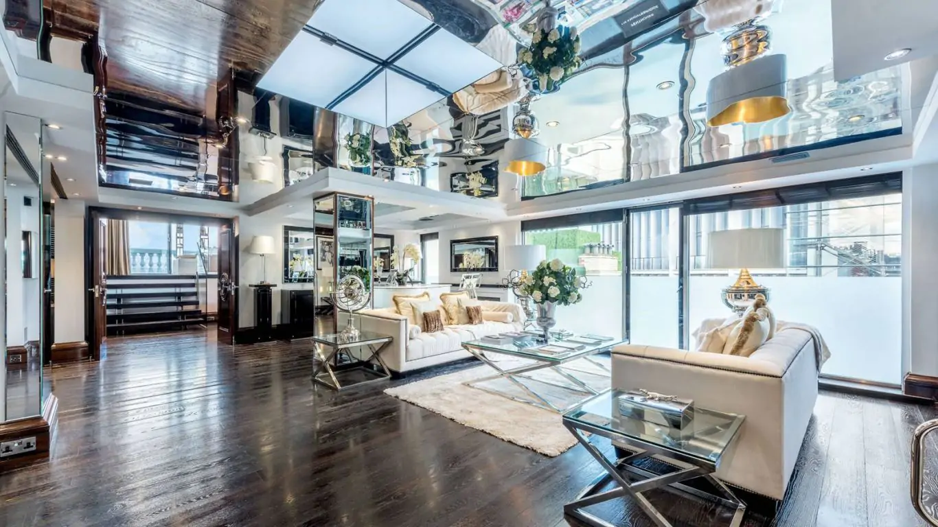 Penthouse Ramses | London