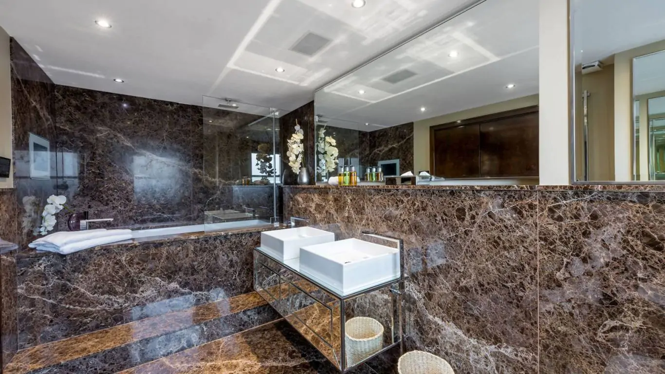 Penthouse Ramses | London