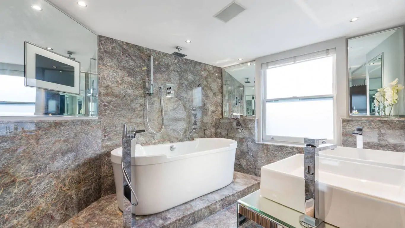Penthouse Ramses | London