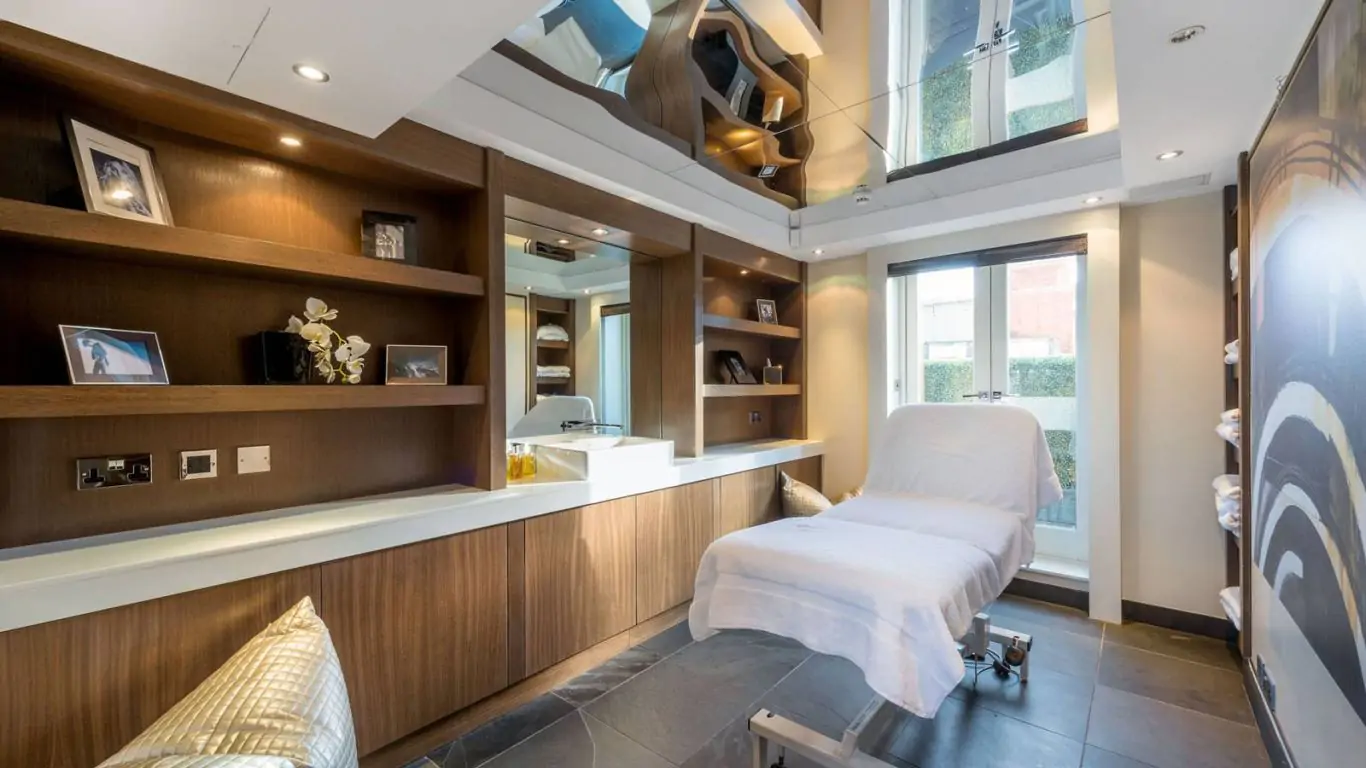Penthouse Ramses | London
