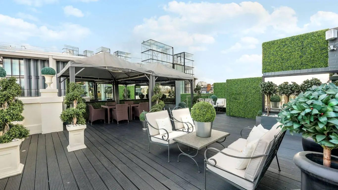 Penthouse Ramses | London