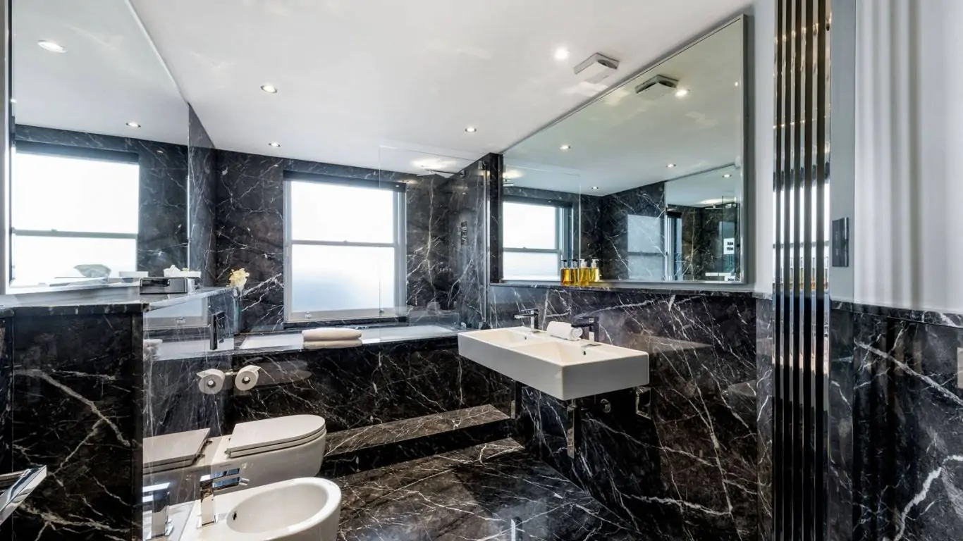 Penthouse Ramses | London