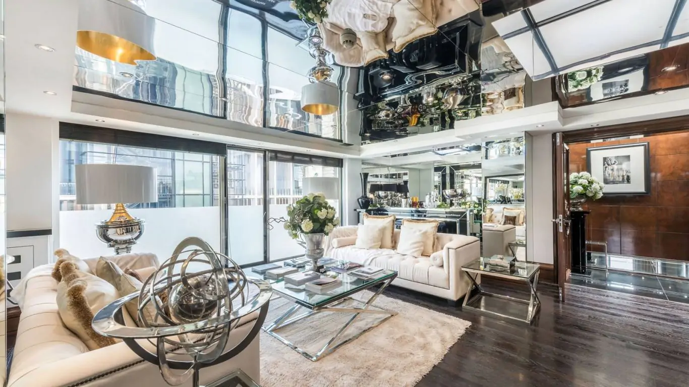 Penthouse Ramses | London