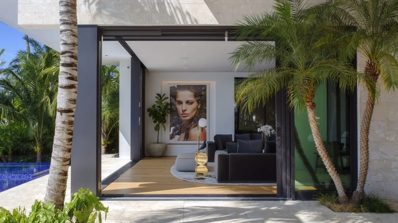 Villa Diana | Miami