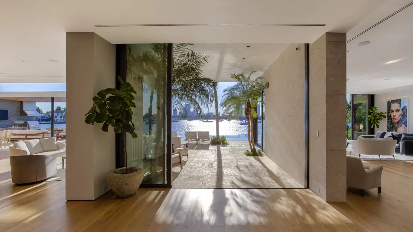 Villa Diana | Miami