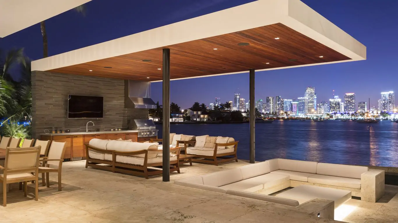 Villa Diana | Miami