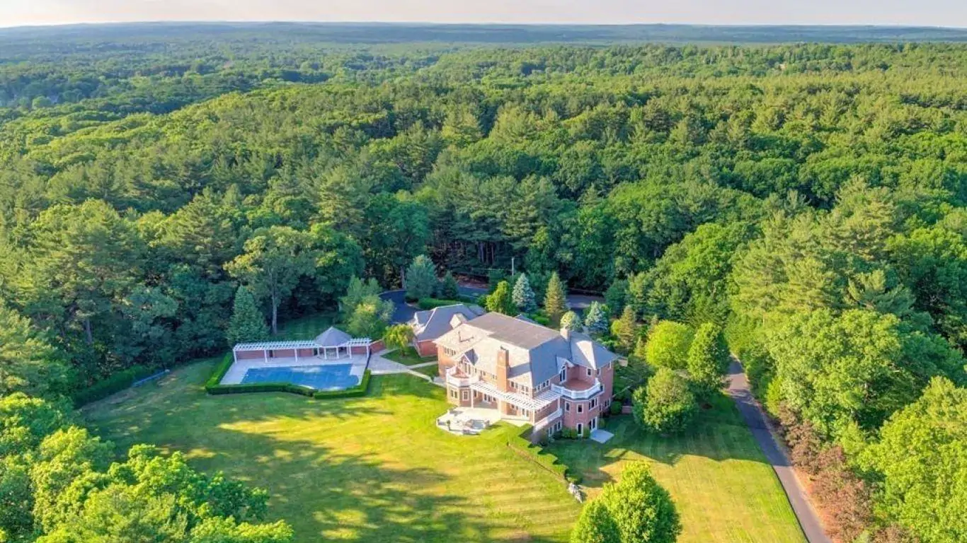Villa Erin | Boston