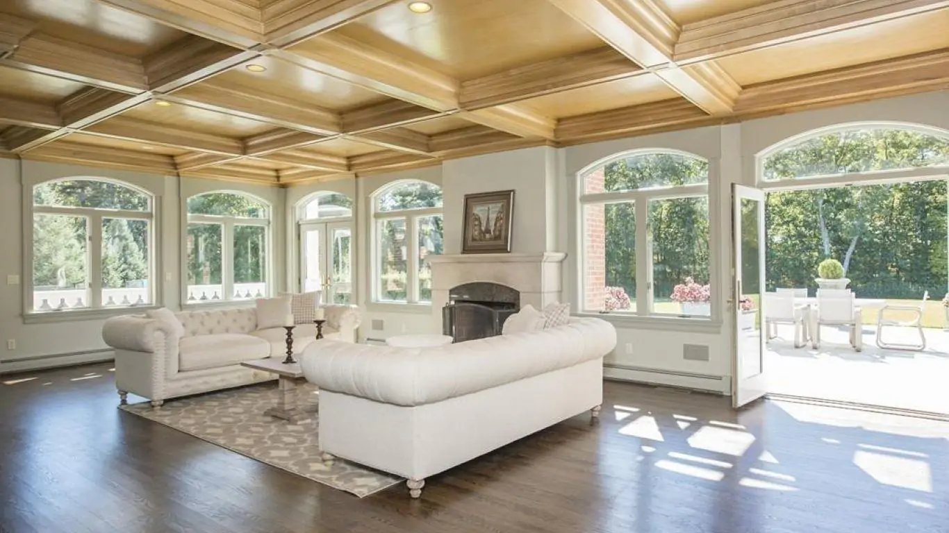 Villa Erin | Boston