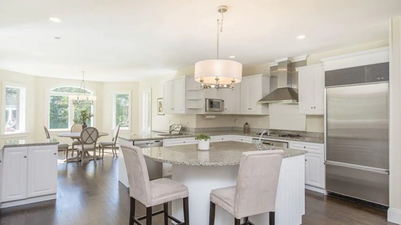 Villa Erin | Boston