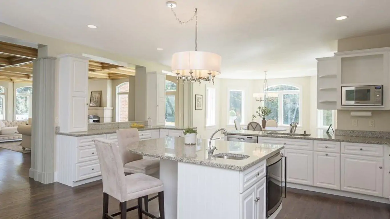 Villa Erin | Boston