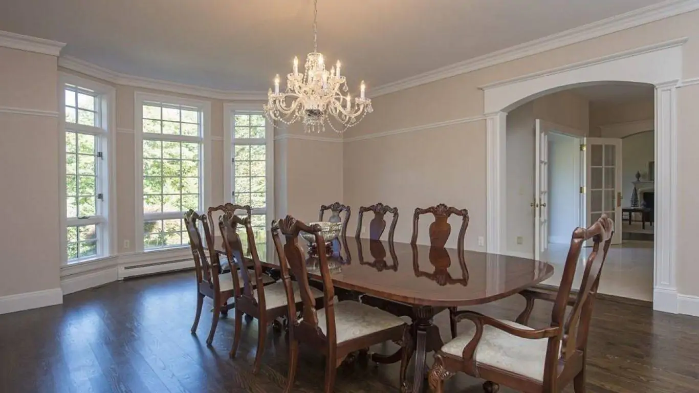 Villa Erin | Boston