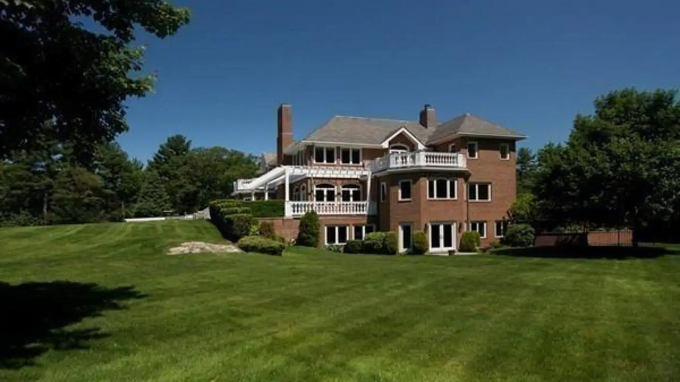 Villa Erin | Boston