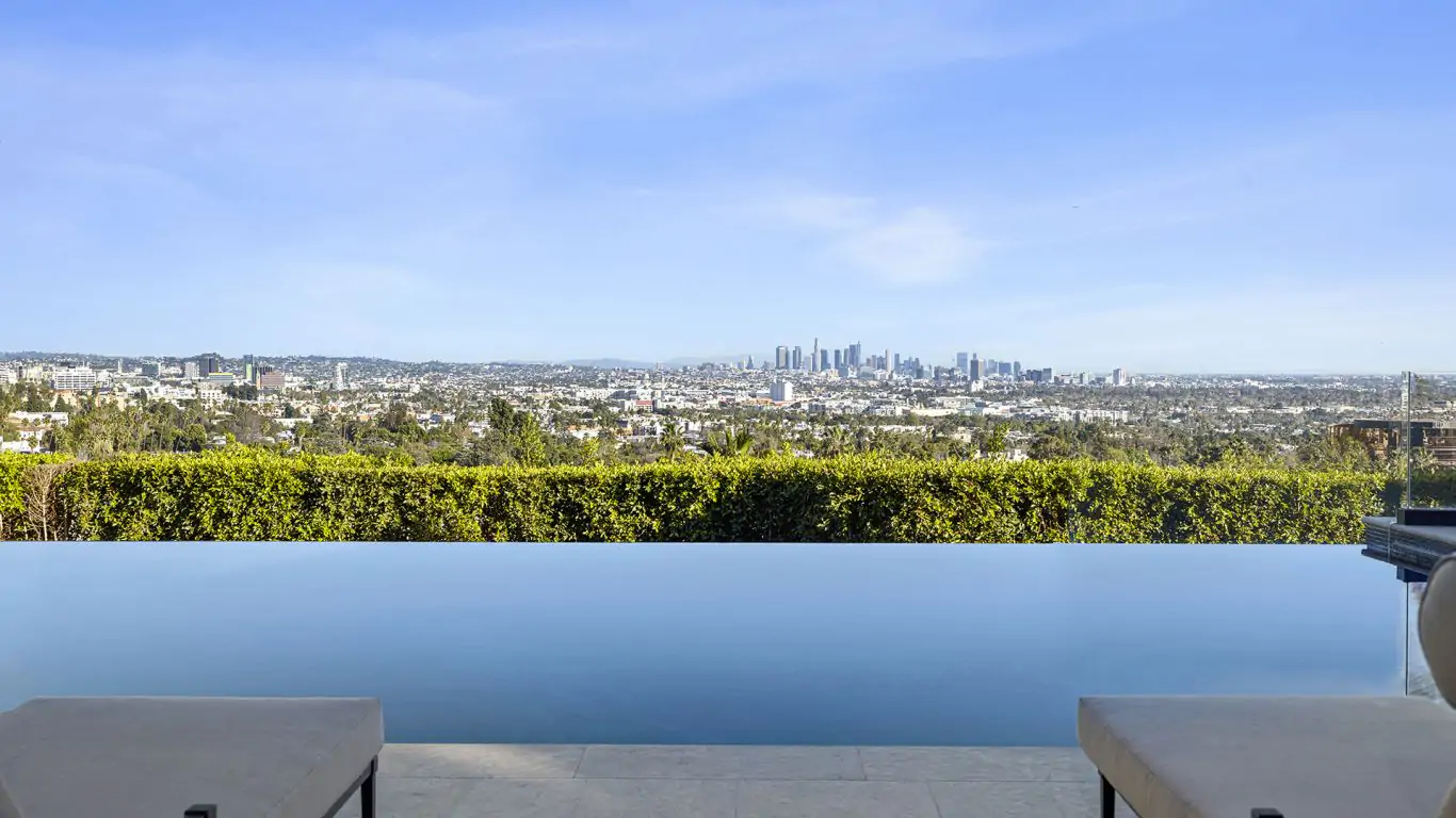 Villa Larisa | Los Angeles