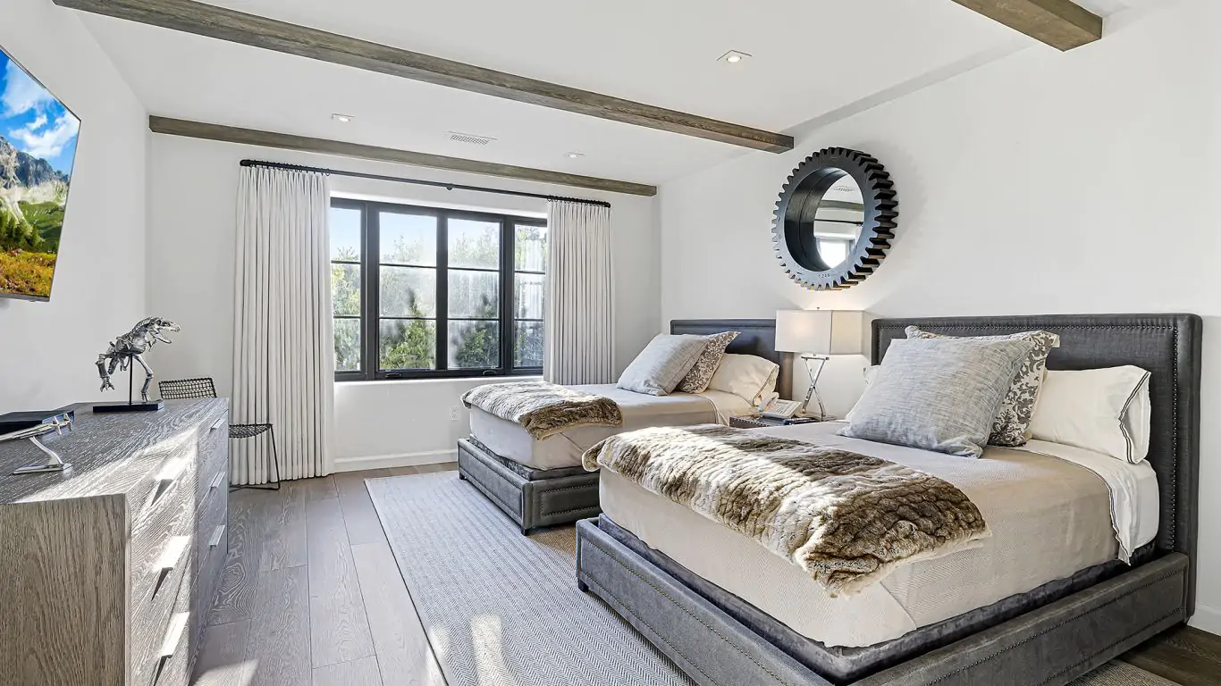 Villa Larisa | Los Angeles