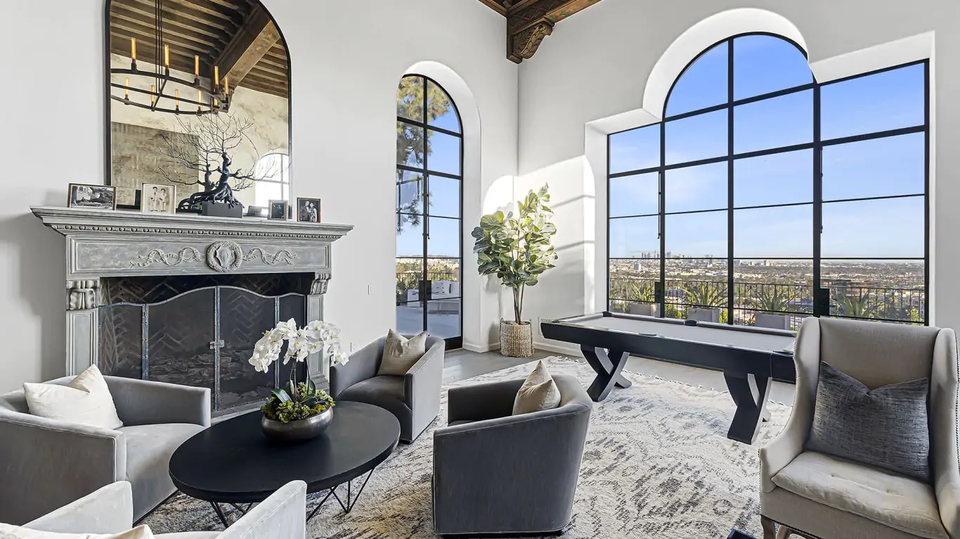 Villa Larisa | Los Angeles