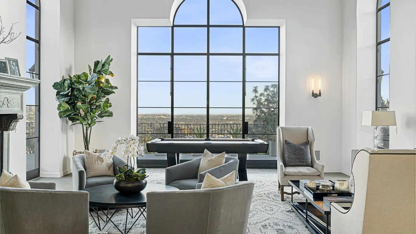 Villa Larisa | Los Angeles