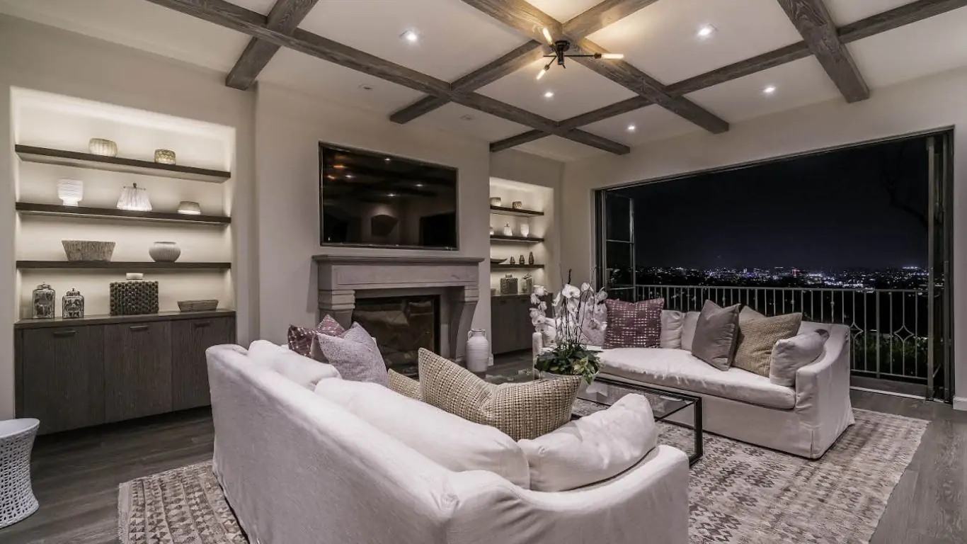 Villa Larisa | Los Angeles