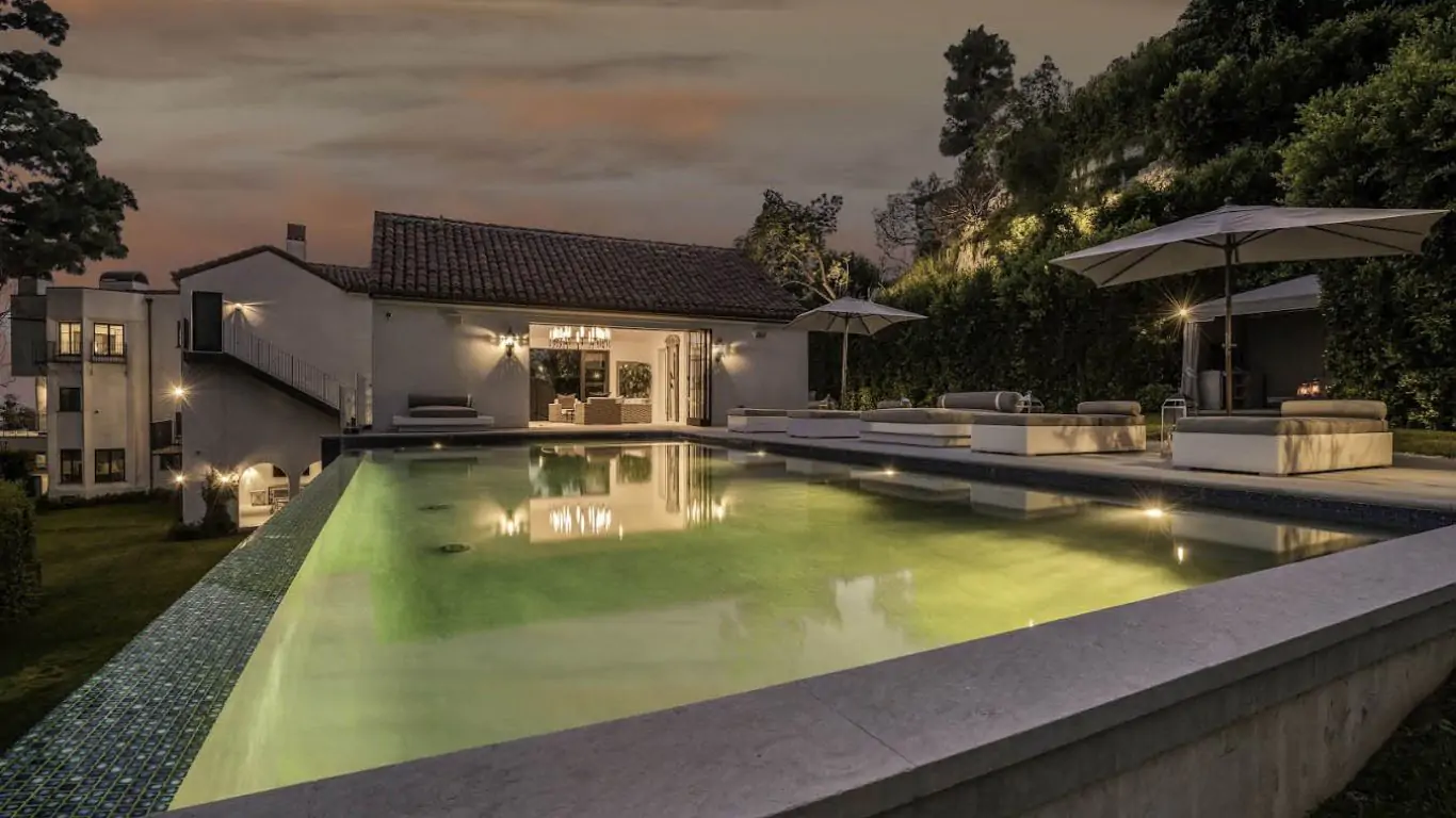 Villa Larisa | Los Angeles