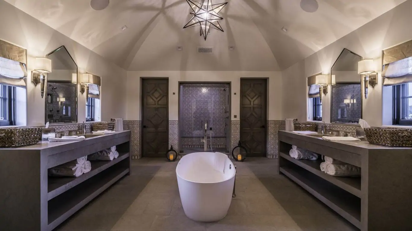 Villa Larisa | Los Angeles