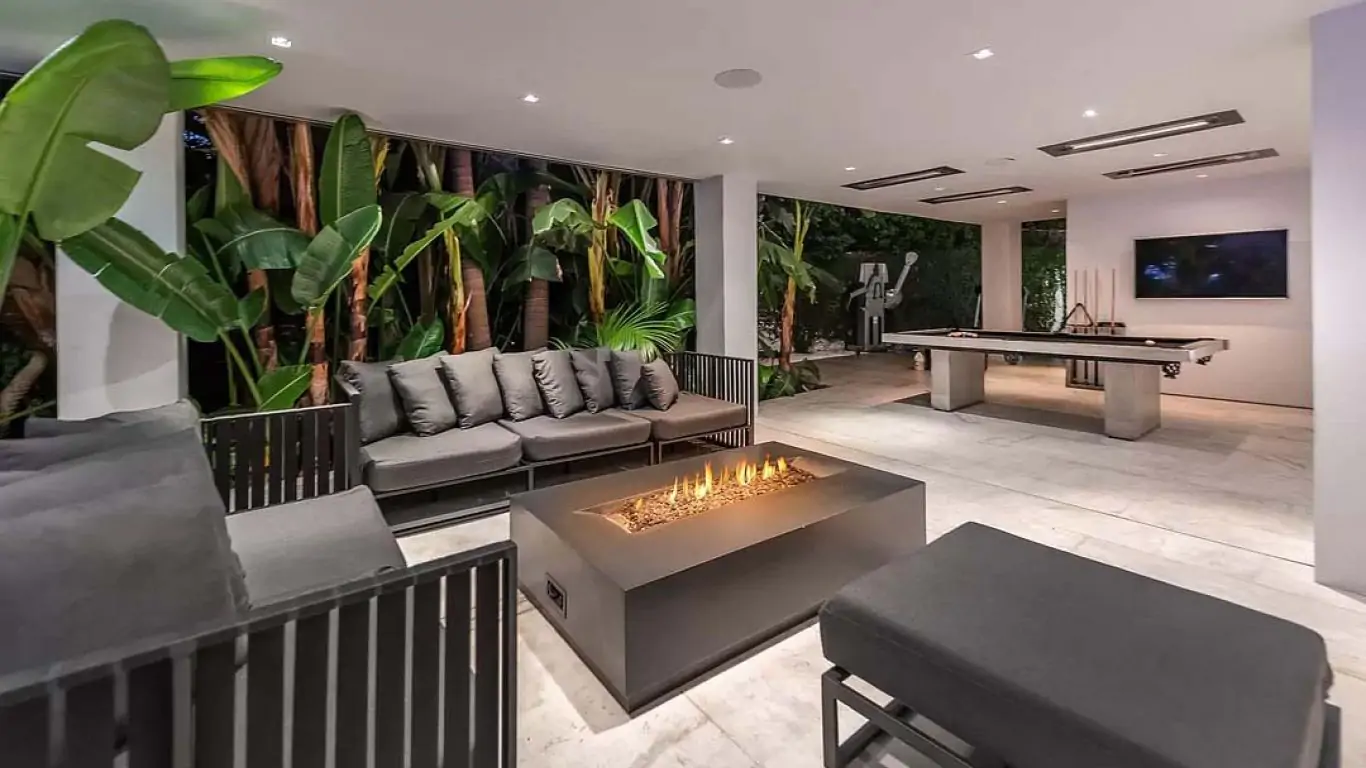 Villa Daphne | Los Angeles