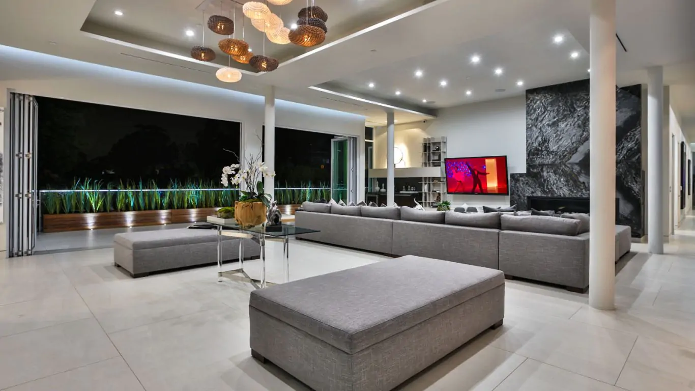 Villa Ninel | Los Angeles