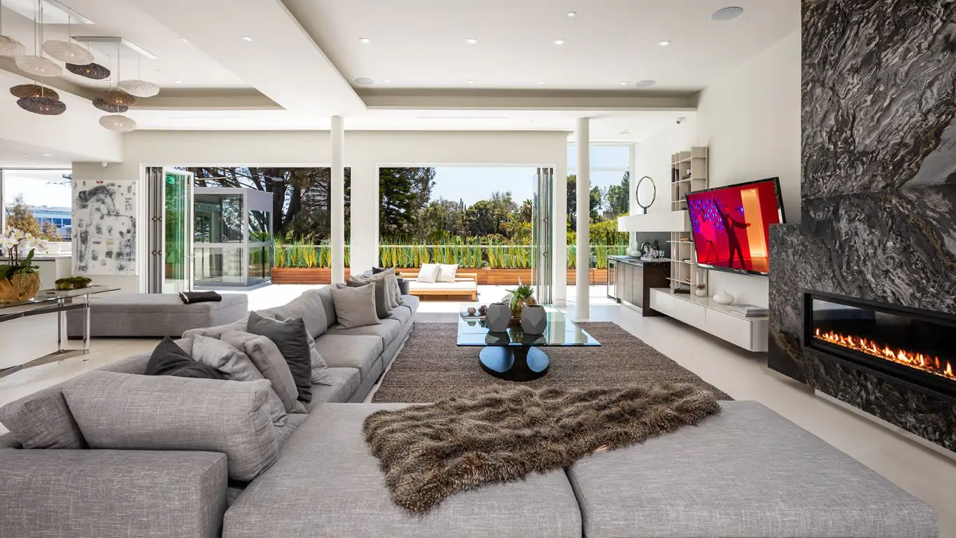 Villa Ninel | Los Angeles