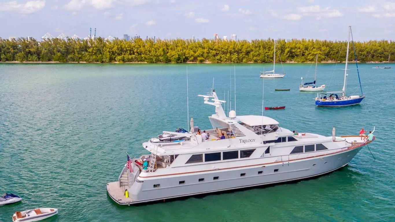 Yacht Broward Trilogy 103 | Yachts