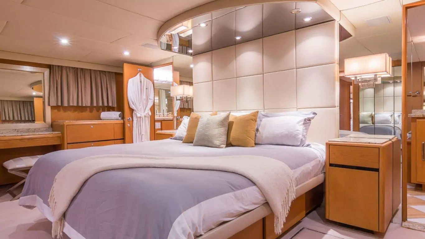 Yacht Broward Trilogy 103 | Yachts