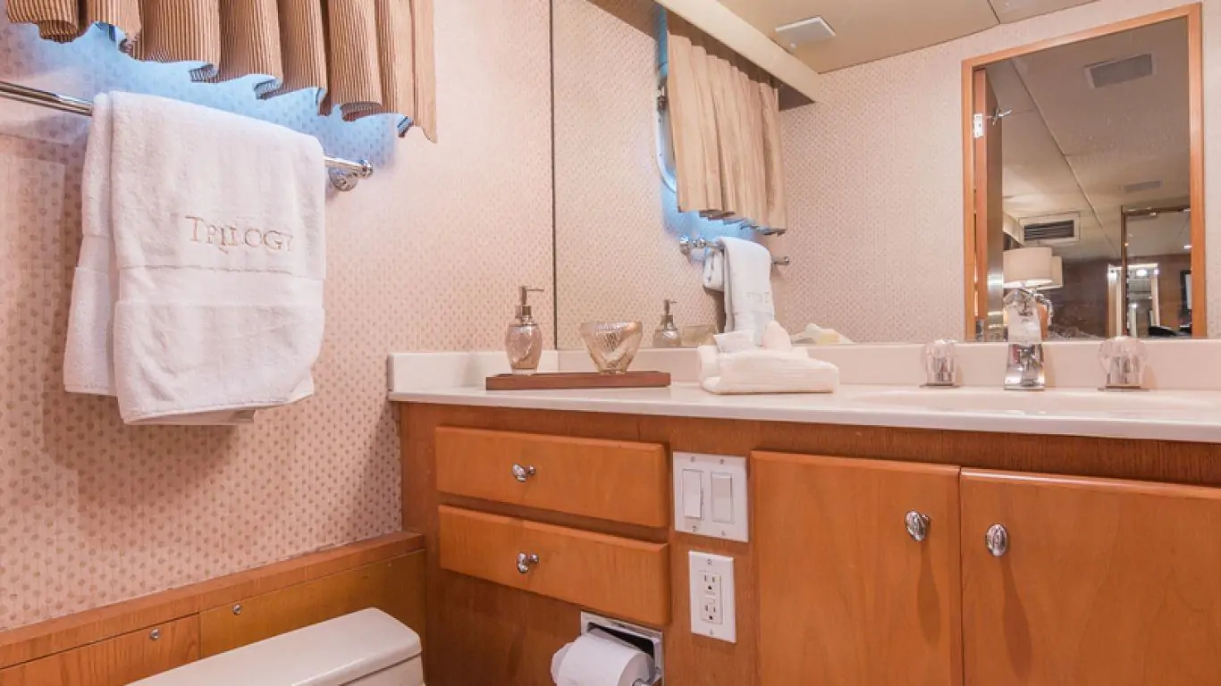 Yacht Broward Trilogy 103 | Yachts