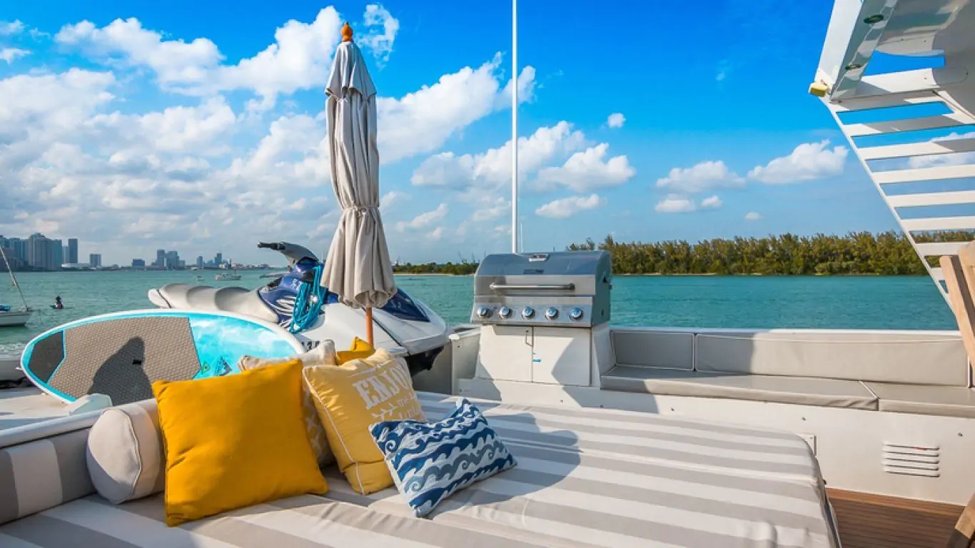 Yacht Broward Trilogy 103 | Yachts