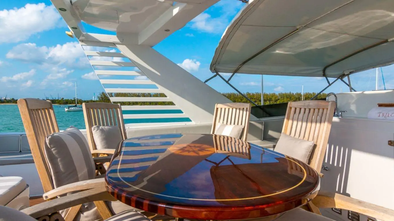 Yacht Broward Trilogy 103 | Yachts