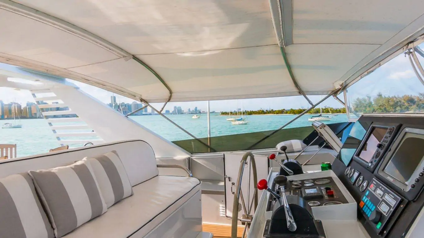 Yacht Broward Trilogy 103 | Yachts