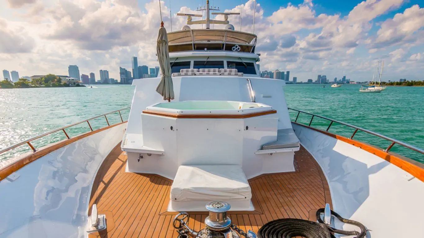 Yacht Broward Trilogy 103 | Yachts