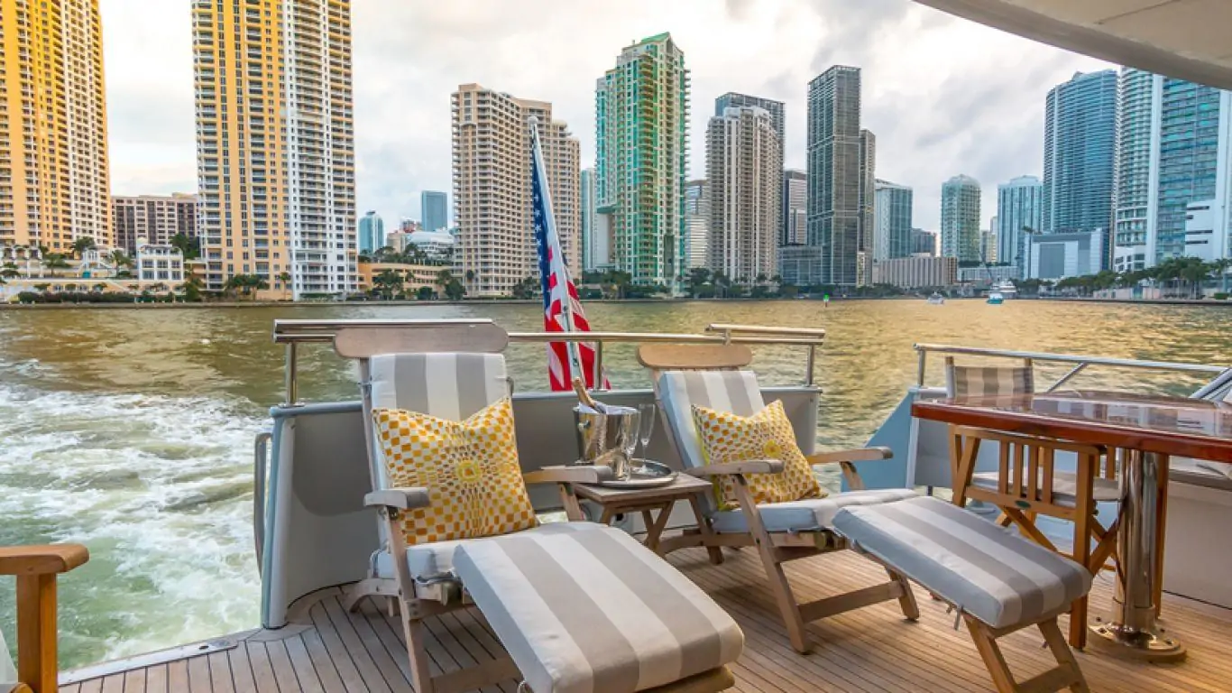 Yacht Broward Trilogy 103 | Yachts