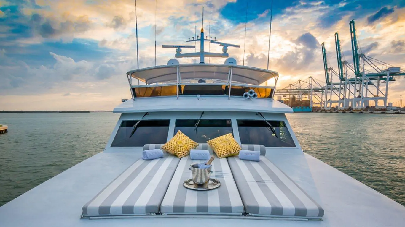 Yacht Broward Trilogy 103 | Yachts